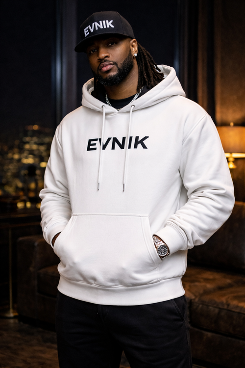 Hoodie EVNIK blanc cassé unisexe minimaliste premium avec logo noir